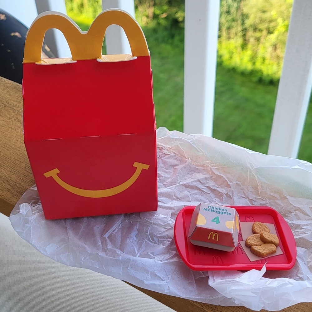 Lil McDonald's Chicken McNuggets With Mini Happy Meal Box